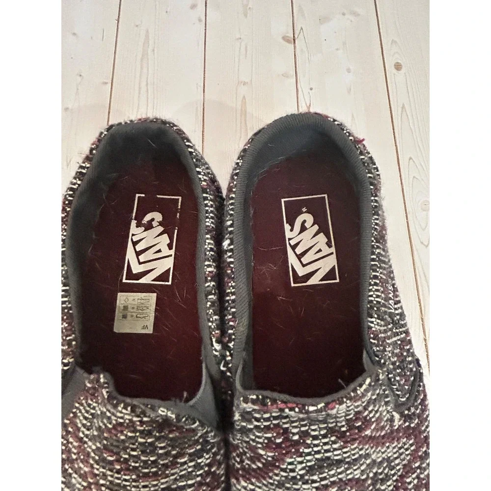 Vans Baja Knit Hoodie Women's Sz 6.5 Gray Burgundy Color way Classic Slip On